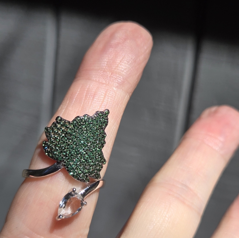 Emerald sterling oak leaf & Topaz ring sz8 adjustable - Picture 3 of 7